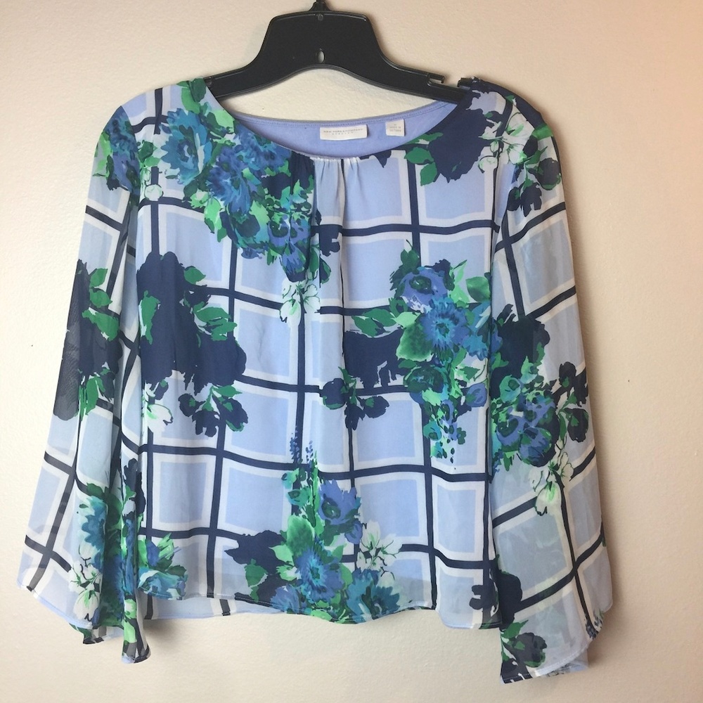 New York & Company Blue Floral Long Sleeve Blouse